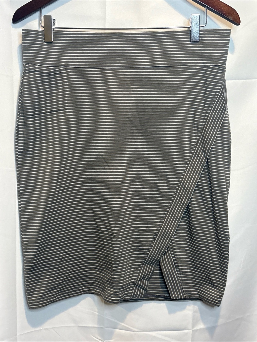 Toad&Co Moxie Gray and White Striped Pencil Skirt